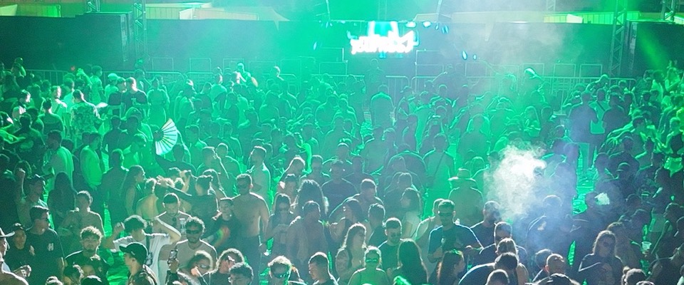 Pista lotada de uma festa Deep Soul